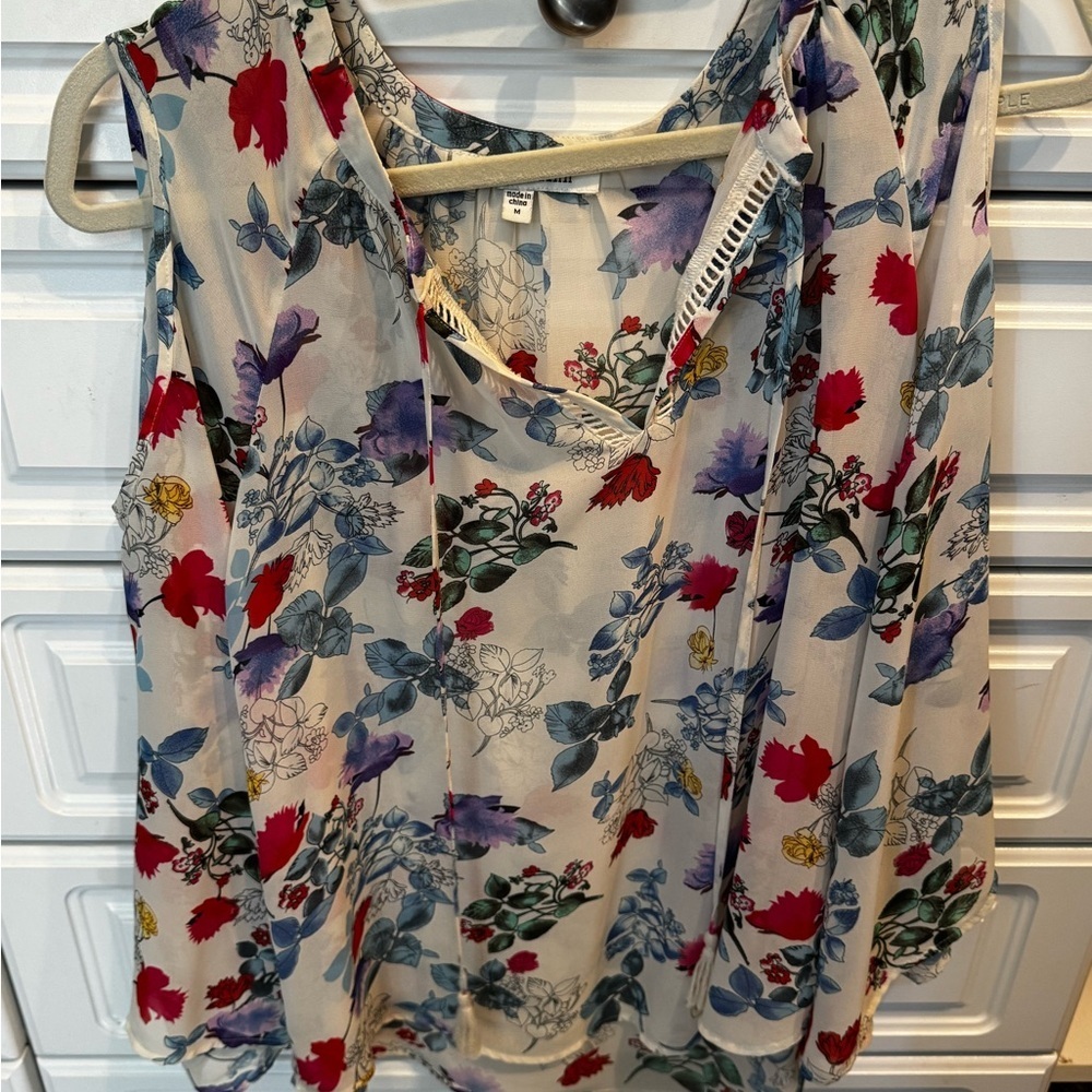Black Rainn Cream cold shoulder flowy  peasant blouse.